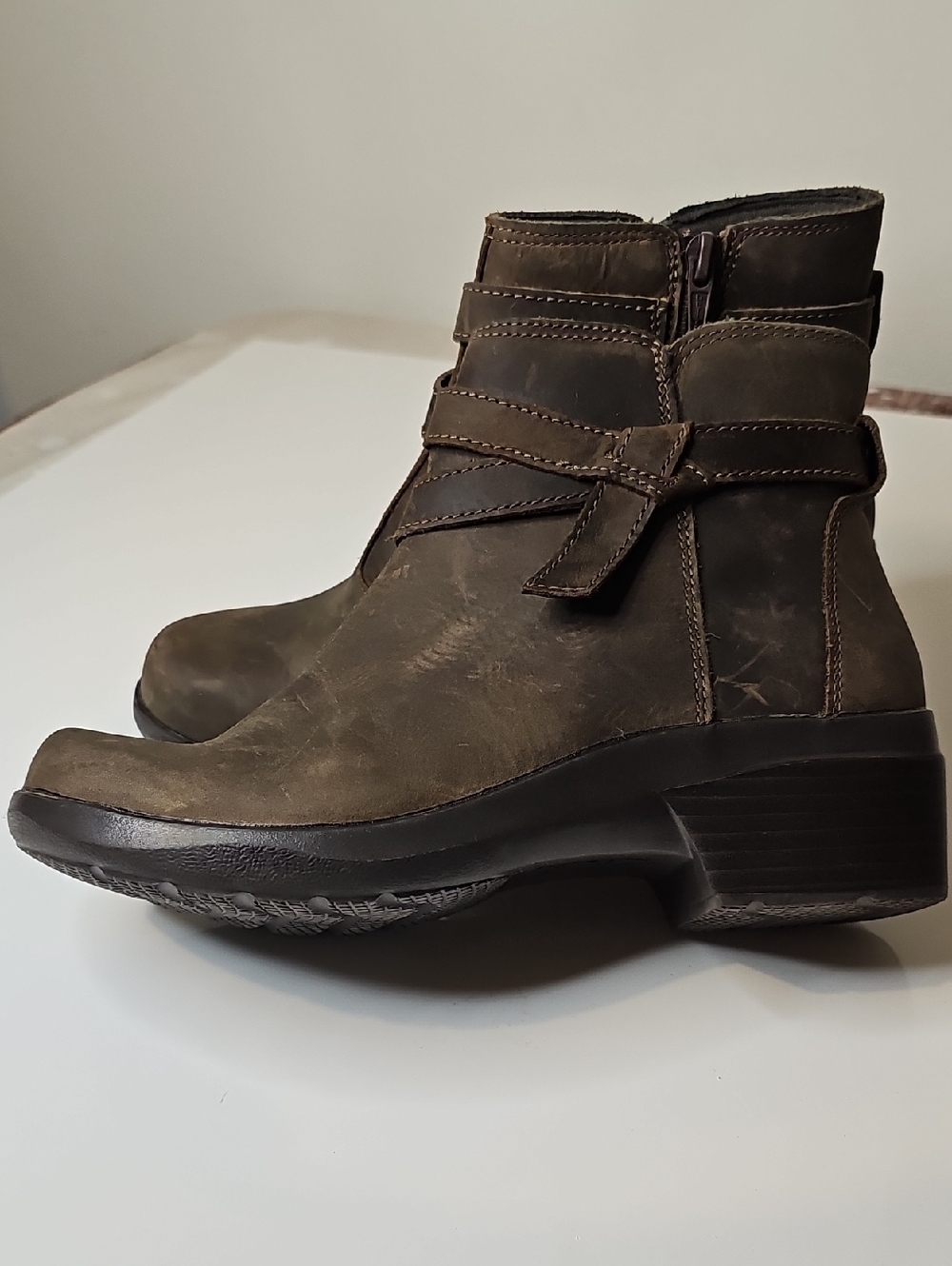 Clarks Women's  Brown Leather Ankle Boots with Strap Detail Size 7